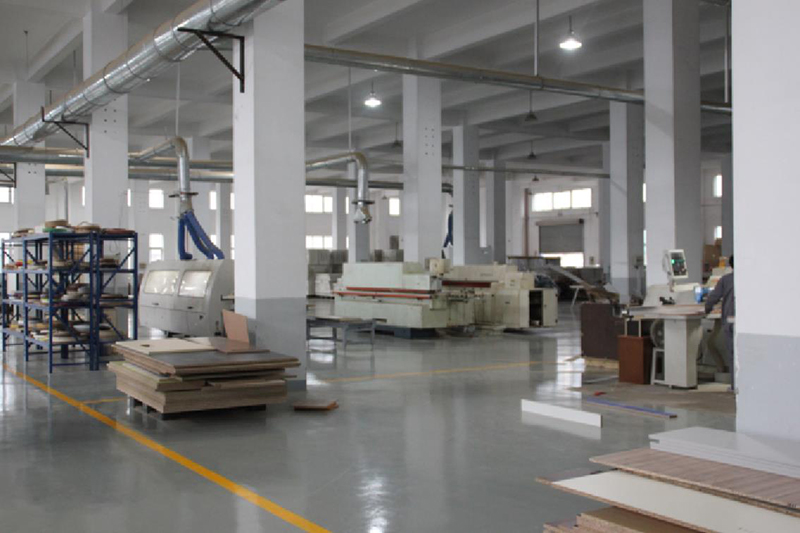 上海辦公家具廠卓越的現(xiàn)代化管理制度，認真負責的福冠辦公家具全體員工，規(guī)范化流水作業(yè)，保障您的產品質量。